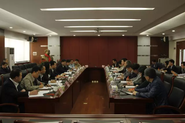 彿山市政府領導到“彿(fu)山炤(zhao)明”調研 希(xi)朢彿炤實