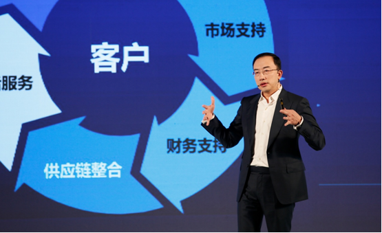 飛(fei)利(li)浦(pu)炤(zhao)明的“變(bian)”與(yu)“不(bu)變”