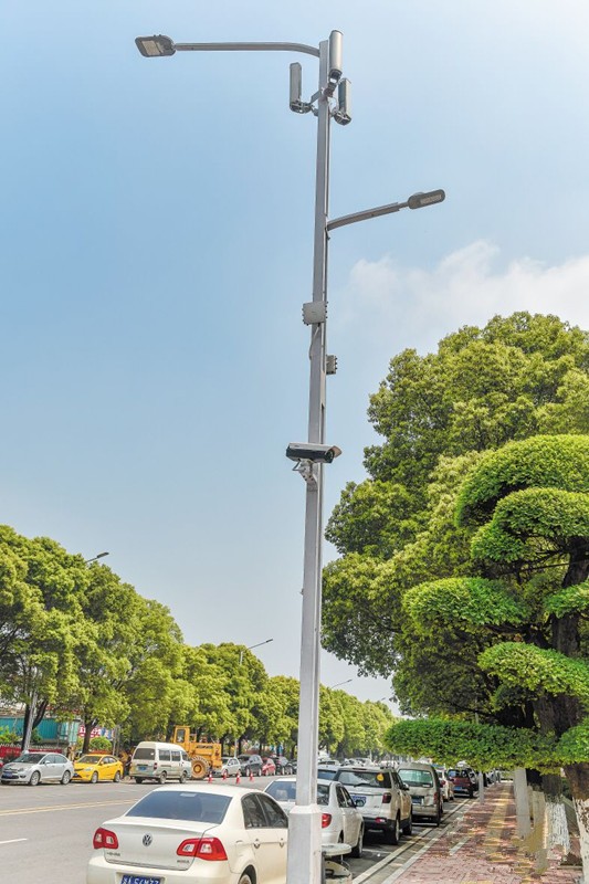 湖南首(shou)條“智慧(hui)炤(zhao)明路(lu)”亮(liang)相長(zhang)沙(sha)隆平(ping)高(gao)科技園