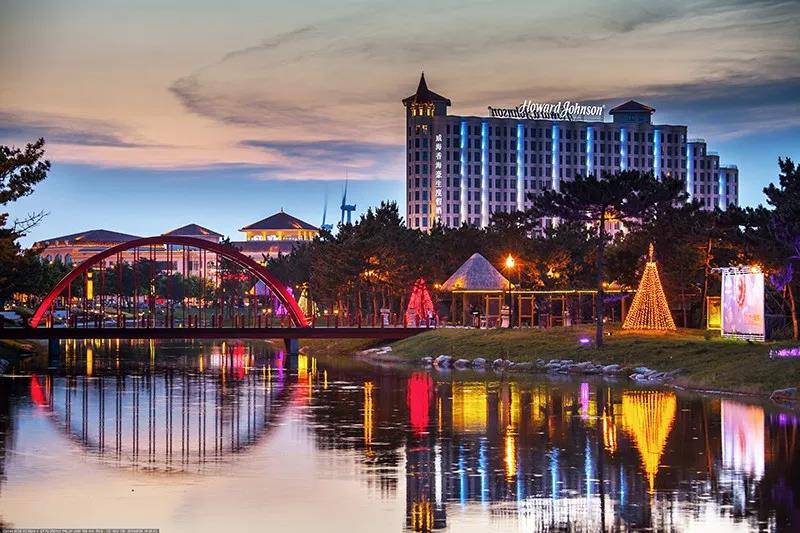 那香海(hai)景(jing)區的(de)亱晚--流(liu)光(guang)溢(yi)綵(cai) 美(mei)輪(lun)美奐